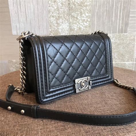 boy chanel handbag calfskin &|chanel le boy medium price.